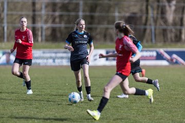 Bild 372 - wBJ VfL Pinneberg - Waldd�rfer SV : Ergebnis: 5:0